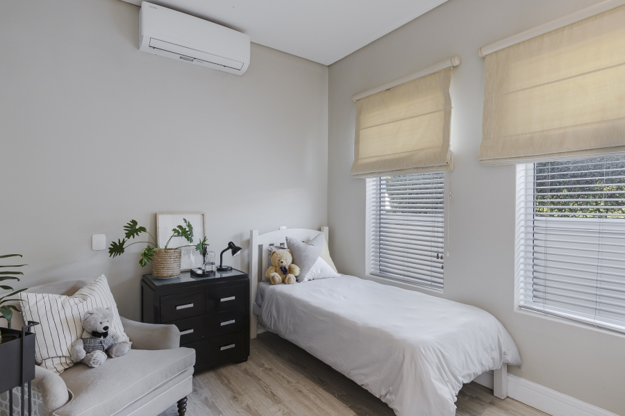 5 Bedroom Property for Sale in Meerhof Estat Western Cape